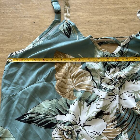 Plus Size NWT Silky Floral Slip Dress Criss Cross Details Adjustable Straps S27 - Picture 4 of 7